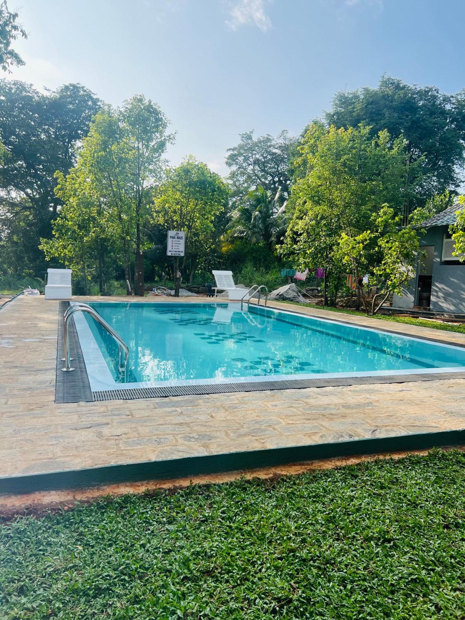 Maapagala Resort Sigirija Zewnętrze zdjęcie