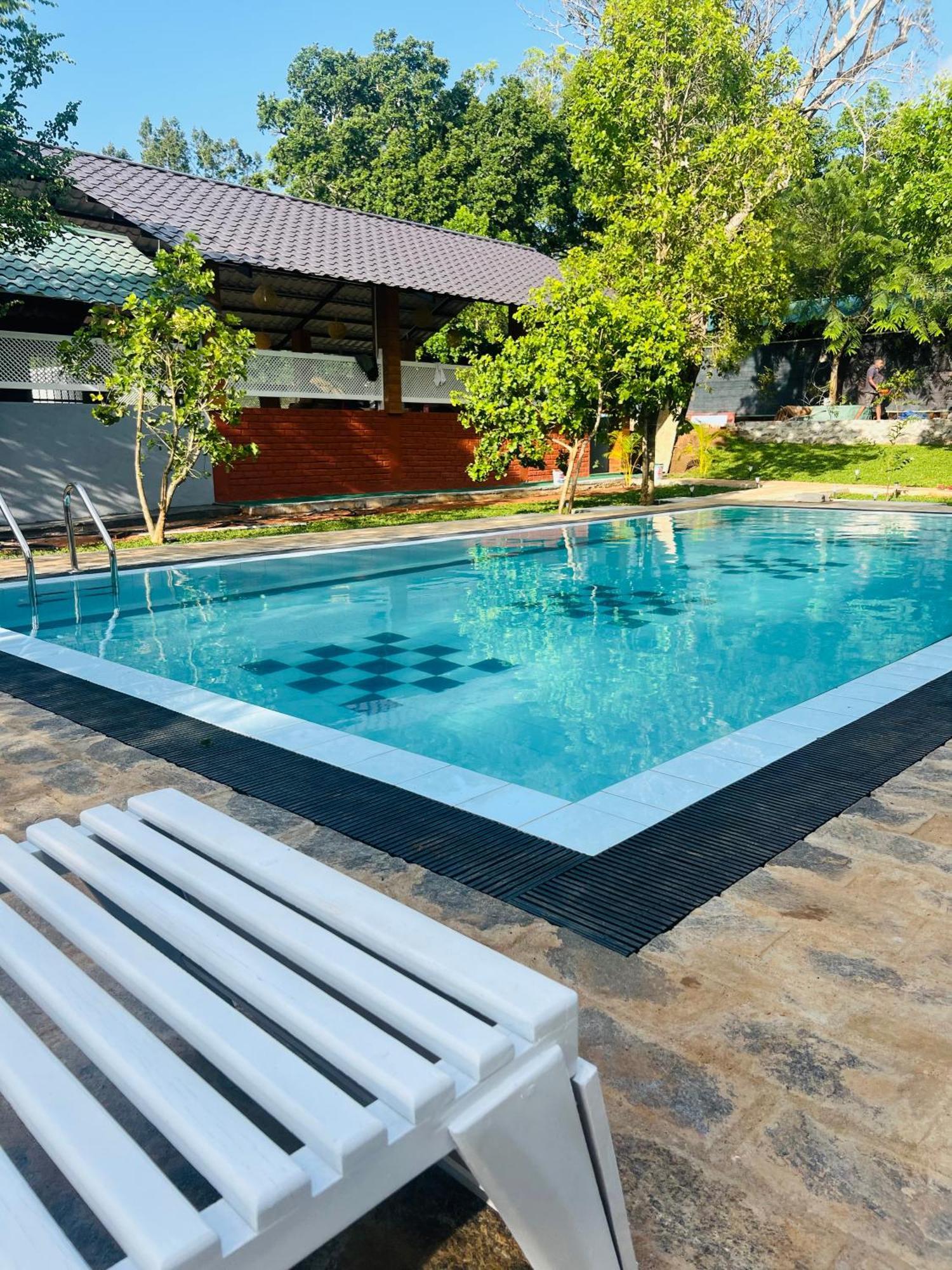 Maapagala Resort Sigirija Zewnętrze zdjęcie